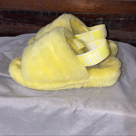 UGG Women's "Fluff yeah" Slides 🌵 7 - Picture 3 of 17